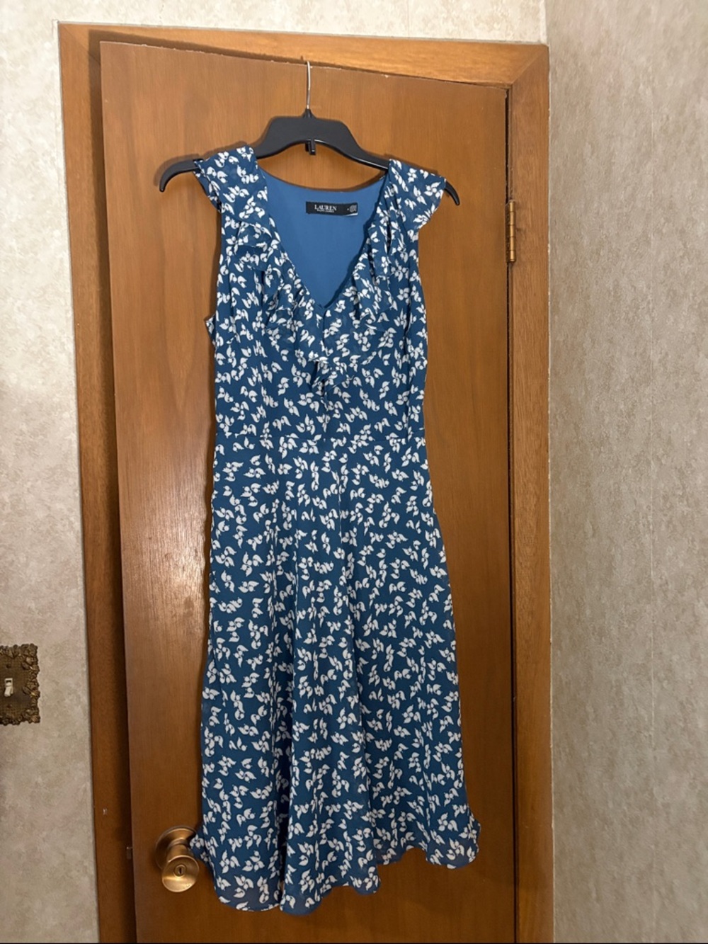 Women’s sz 4 Ralph Lauren Belted Blue & White Ruffle Floral Georgette Midi Dress